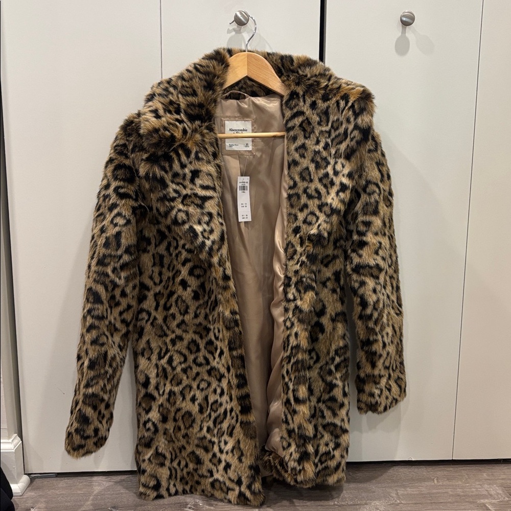 NWT Abercrombie & Fitch Leopard Fur Coat